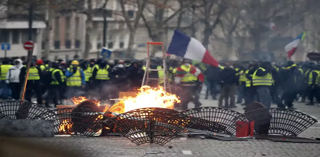 Europe on Edge France Braces for Weeks of Protests as Crisis Reaches Italy